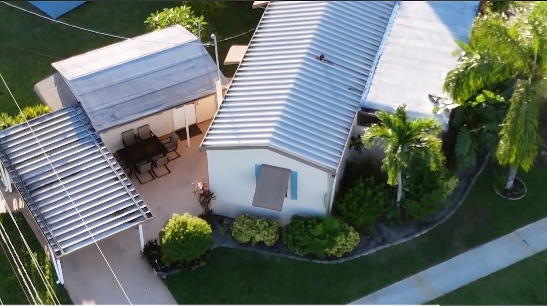 Active With Contract: $129,800 (2 beds, 1 baths, 728 Square Feet)