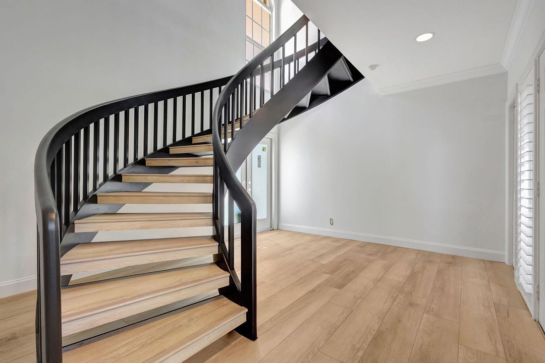 Active With Contract: $15,000 (4 beds, 4 baths, 2401 Square Feet)