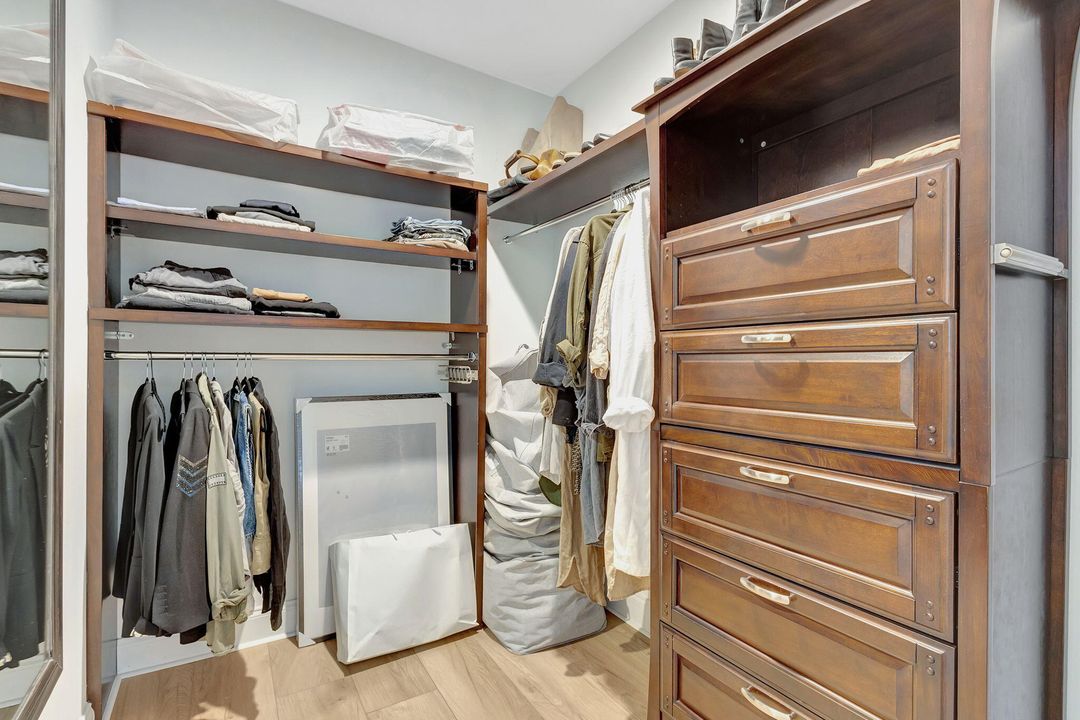 Active With Contract: $15,000 (4 beds, 4 baths, 2401 Square Feet)