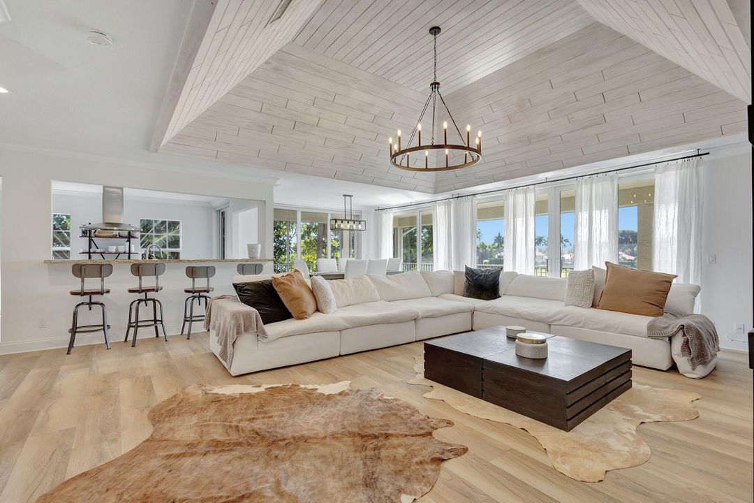 Active With Contract: $15,000 (4 beds, 4 baths, 2401 Square Feet)