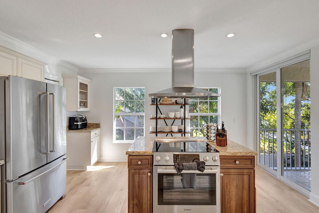 Active With Contract: $15,000 (4 beds, 4 baths, 2401 Square Feet)