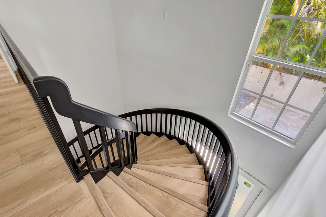 Active With Contract: $15,000 (4 beds, 4 baths, 2401 Square Feet)