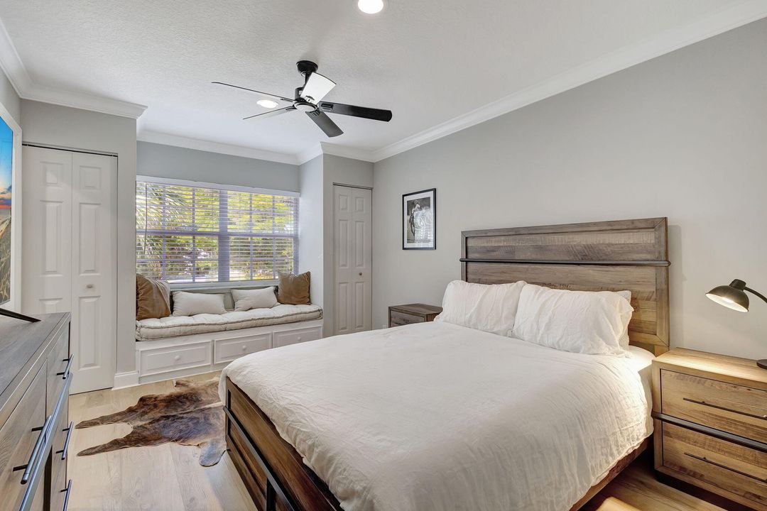 Active With Contract: $15,000 (4 beds, 4 baths, 2401 Square Feet)