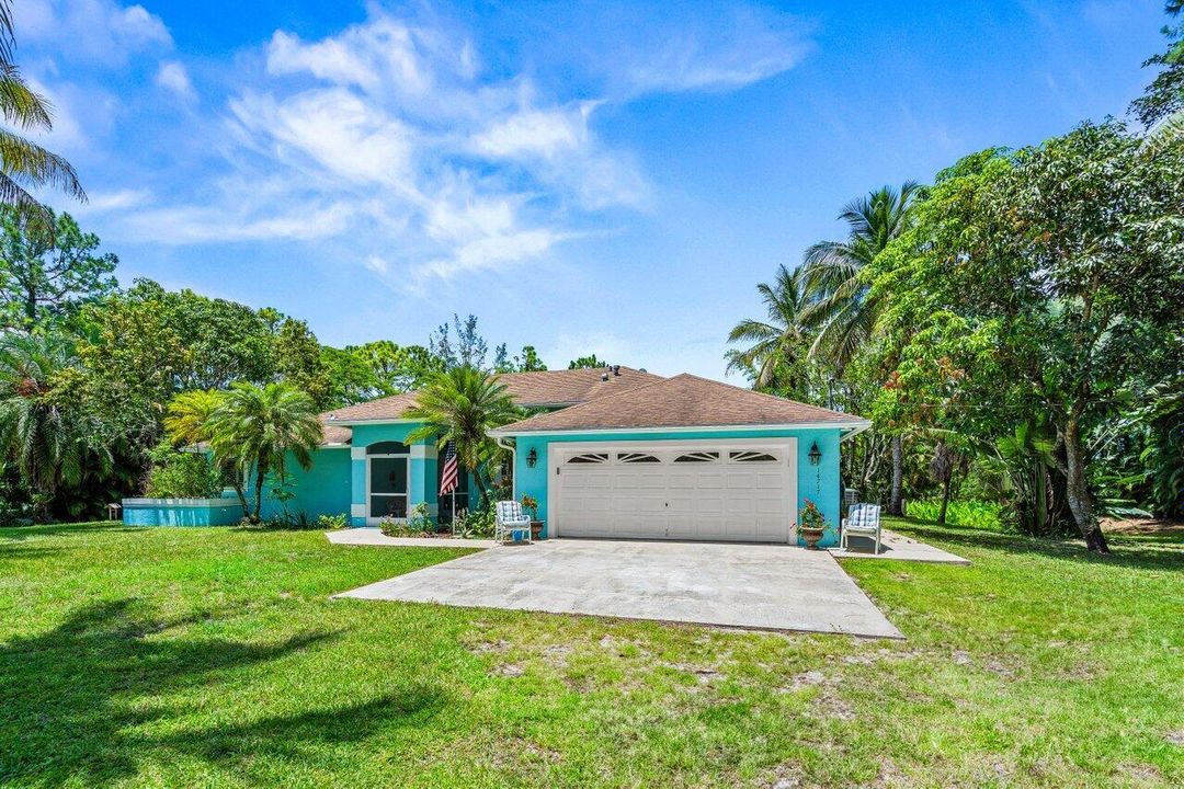 Activo con contrato: $689,999 (3 camas, 2 baños, 2081 Pies cuadrados)