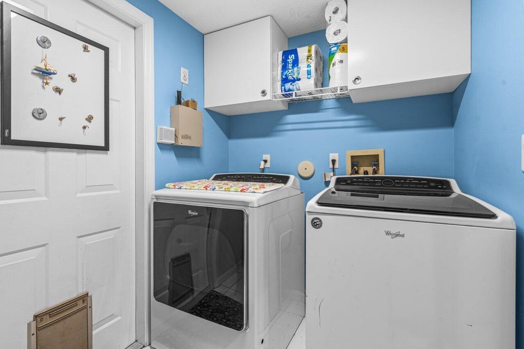 Activo con contrato: $689,999 (3 camas, 2 baños, 2081 Pies cuadrados)