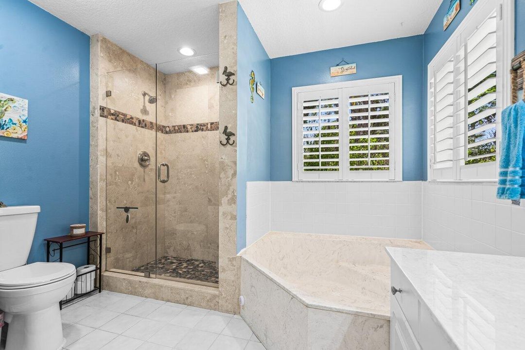 Activo con contrato: $689,999 (3 camas, 2 baños, 2081 Pies cuadrados)