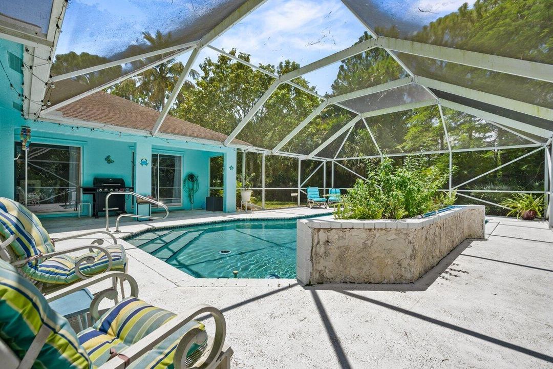 Activo con contrato: $689,999 (3 camas, 2 baños, 2081 Pies cuadrados)