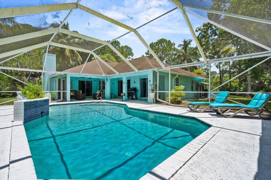 Activo con contrato: $689,999 (3 camas, 2 baños, 2081 Pies cuadrados)