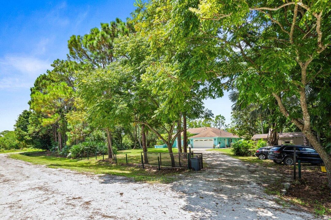 Activo con contrato: $689,999 (3 camas, 2 baños, 2081 Pies cuadrados)