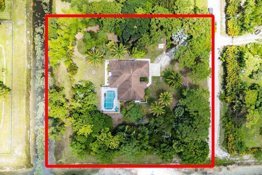 Activo con contrato: $689,999 (3 camas, 2 baños, 2081 Pies cuadrados)