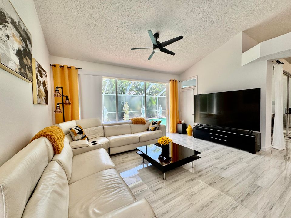 В аренду: $6,500 (3 спален, 3 ванн, 2105 Квадратных фут)