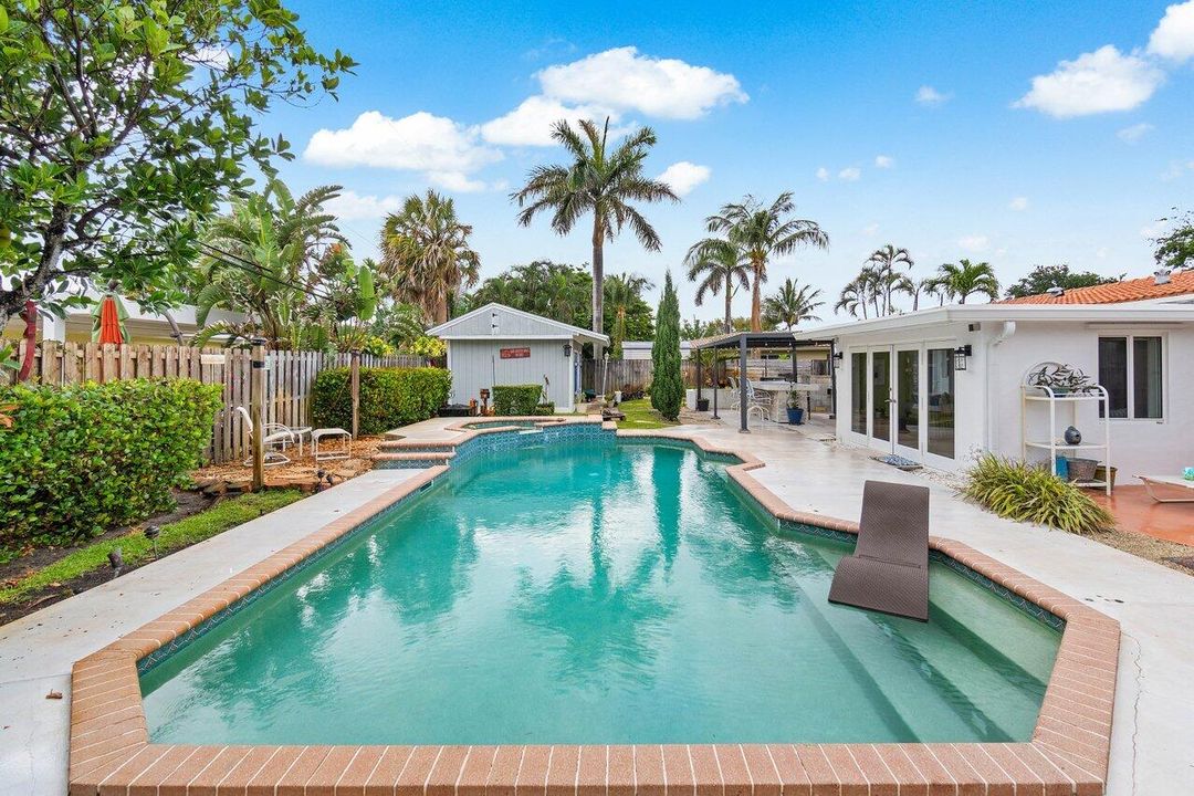 合同活跃: $769,000 (3 贝兹, 2 浴室, 1541 平方英尺)