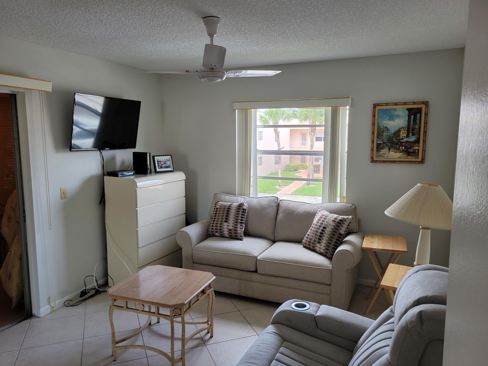 En Venta: $89,900 (2 camas, 2 baños, 902 Pies cuadrados)