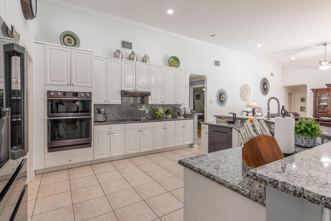 For Sale: $949,980 (5 beds, 3 baths, 2815 Square Feet)