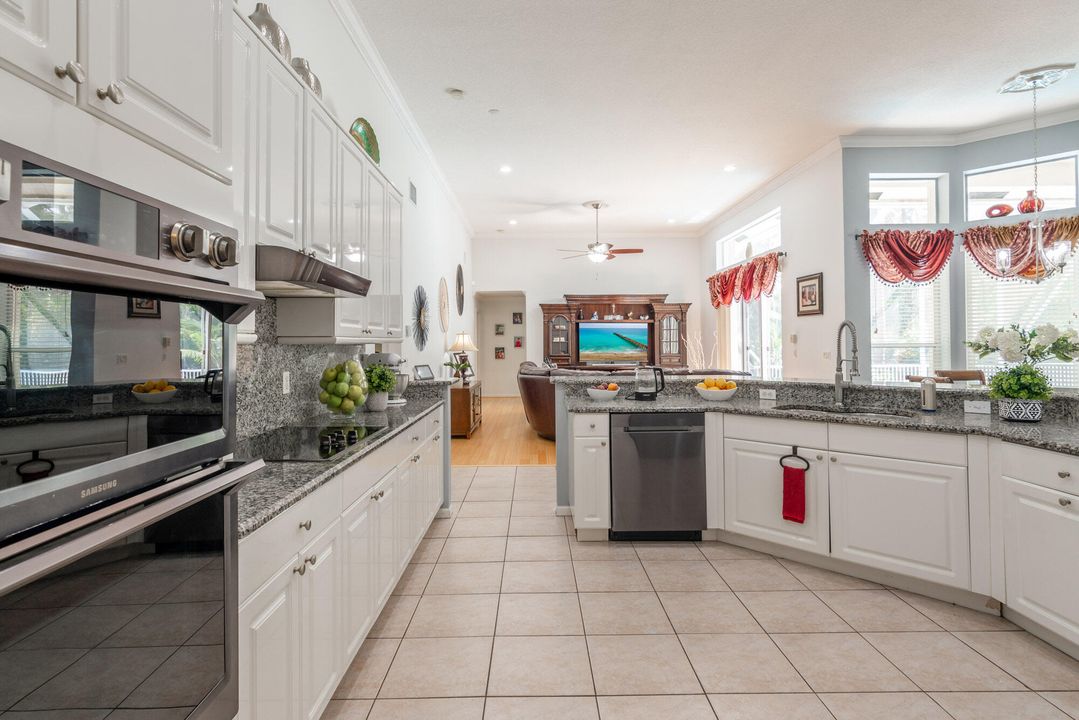 For Sale: $949,980 (5 beds, 3 baths, 2815 Square Feet)