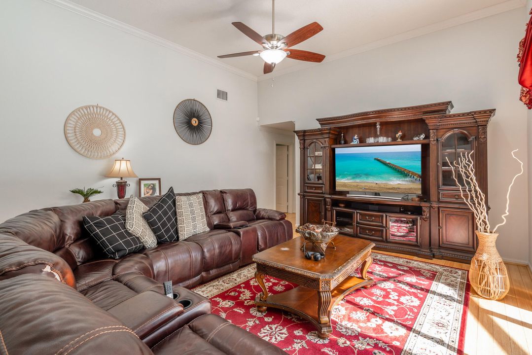 For Sale: $949,980 (5 beds, 3 baths, 2815 Square Feet)