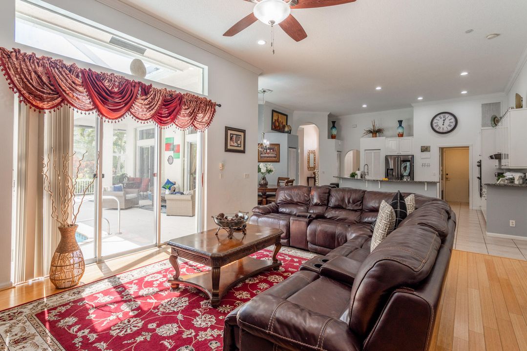 For Sale: $949,980 (5 beds, 3 baths, 2815 Square Feet)