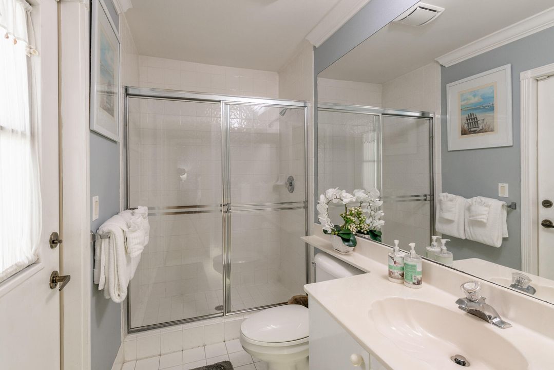 For Sale: $949,980 (5 beds, 3 baths, 2815 Square Feet)