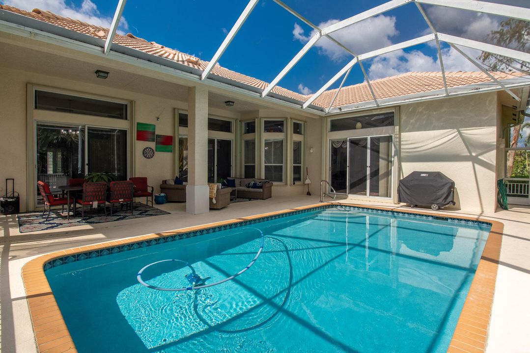 For Sale: $949,980 (5 beds, 3 baths, 2815 Square Feet)