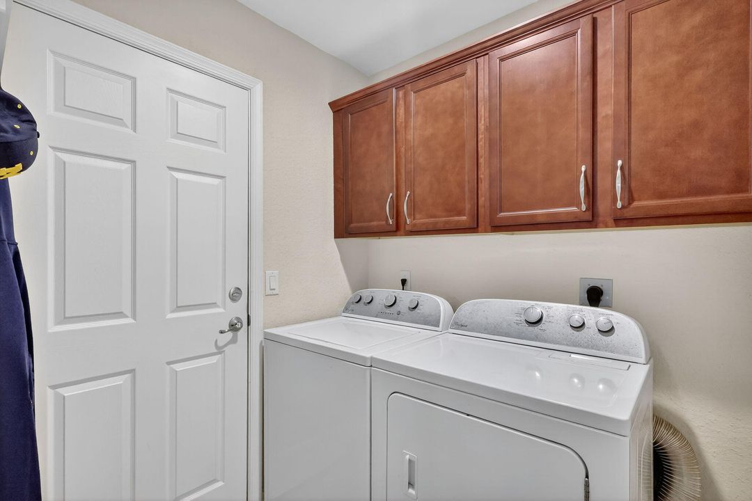 Active With Contract: $222,900 (3 beds, 2 baths, 1707 Square Feet)