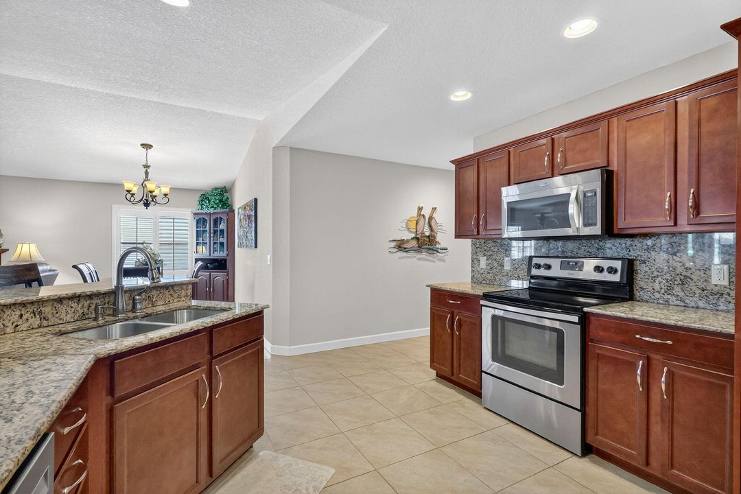 Active With Contract: $222,900 (3 beds, 2 baths, 1707 Square Feet)