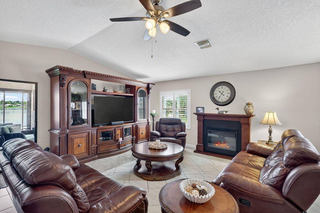 Active With Contract: $222,900 (3 beds, 2 baths, 1707 Square Feet)