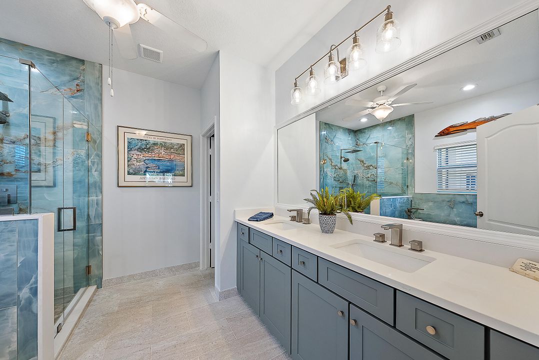 合同活跃: $1,045,000 (4 贝兹, 2 浴室, 2334 平方英尺)