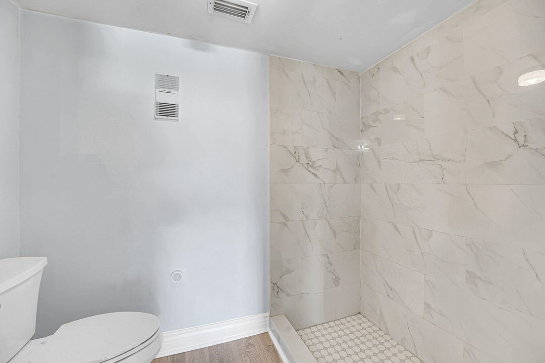 Под контрактом: $300,000 (3 спален, 2 ванн, 1400 Квадратных фут)