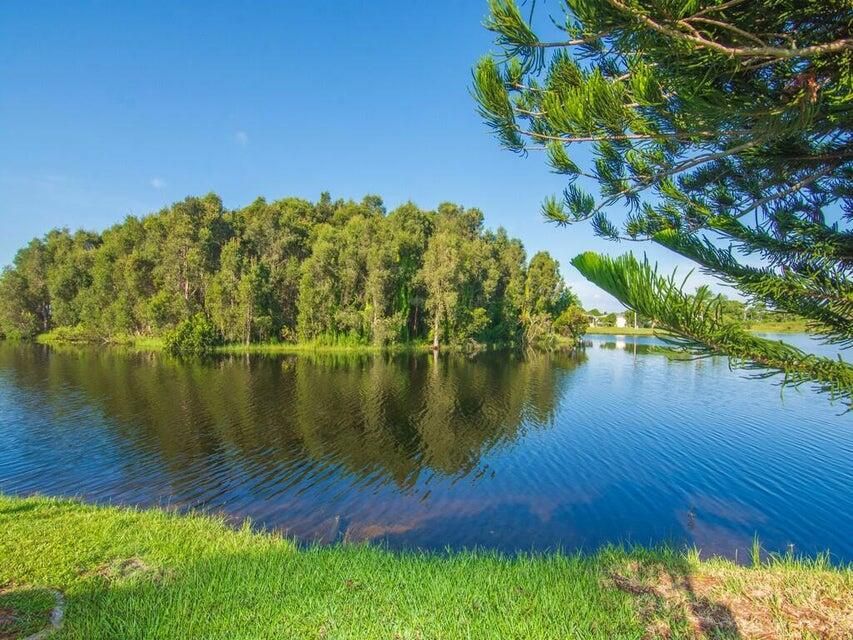 待售: $129,000 (2 贝兹, 2 浴室, 1400 平方英尺)