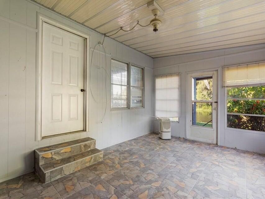 待售: $129,000 (2 贝兹, 2 浴室, 1400 平方英尺)