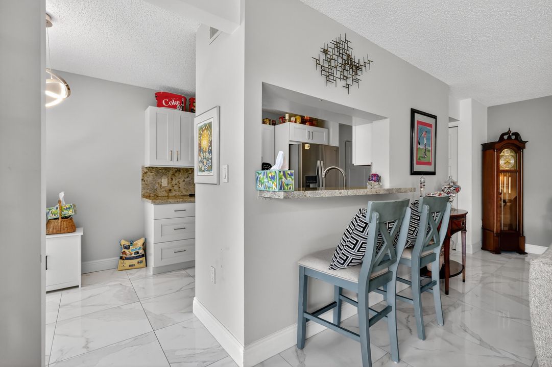 На продажу: $364,900 (2 спален, 2 ванн, 1414 Квадратных фут)