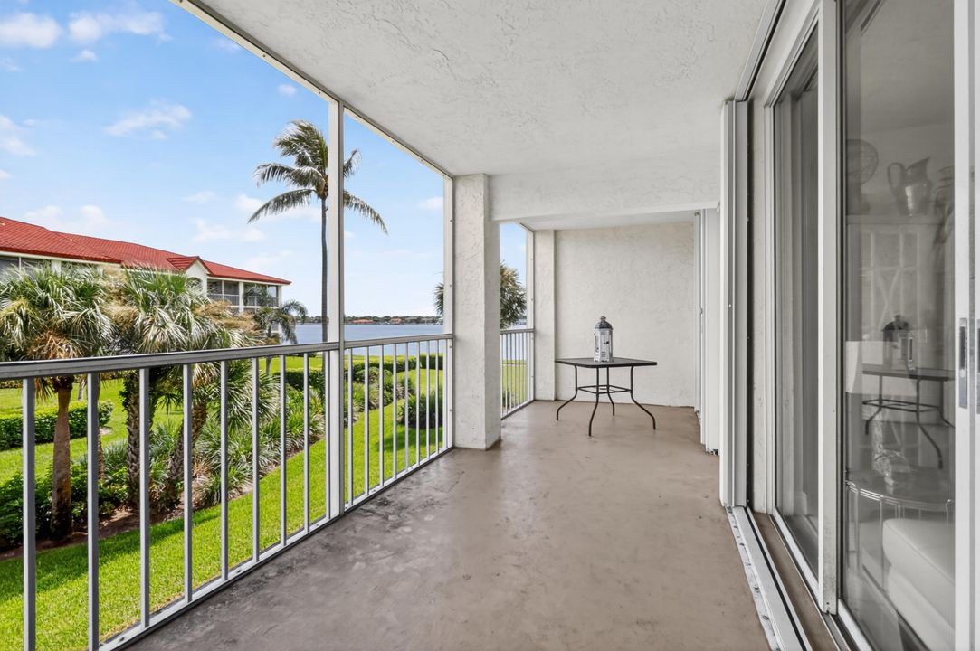 На продажу: $364,900 (2 спален, 2 ванн, 1414 Квадратных фут)