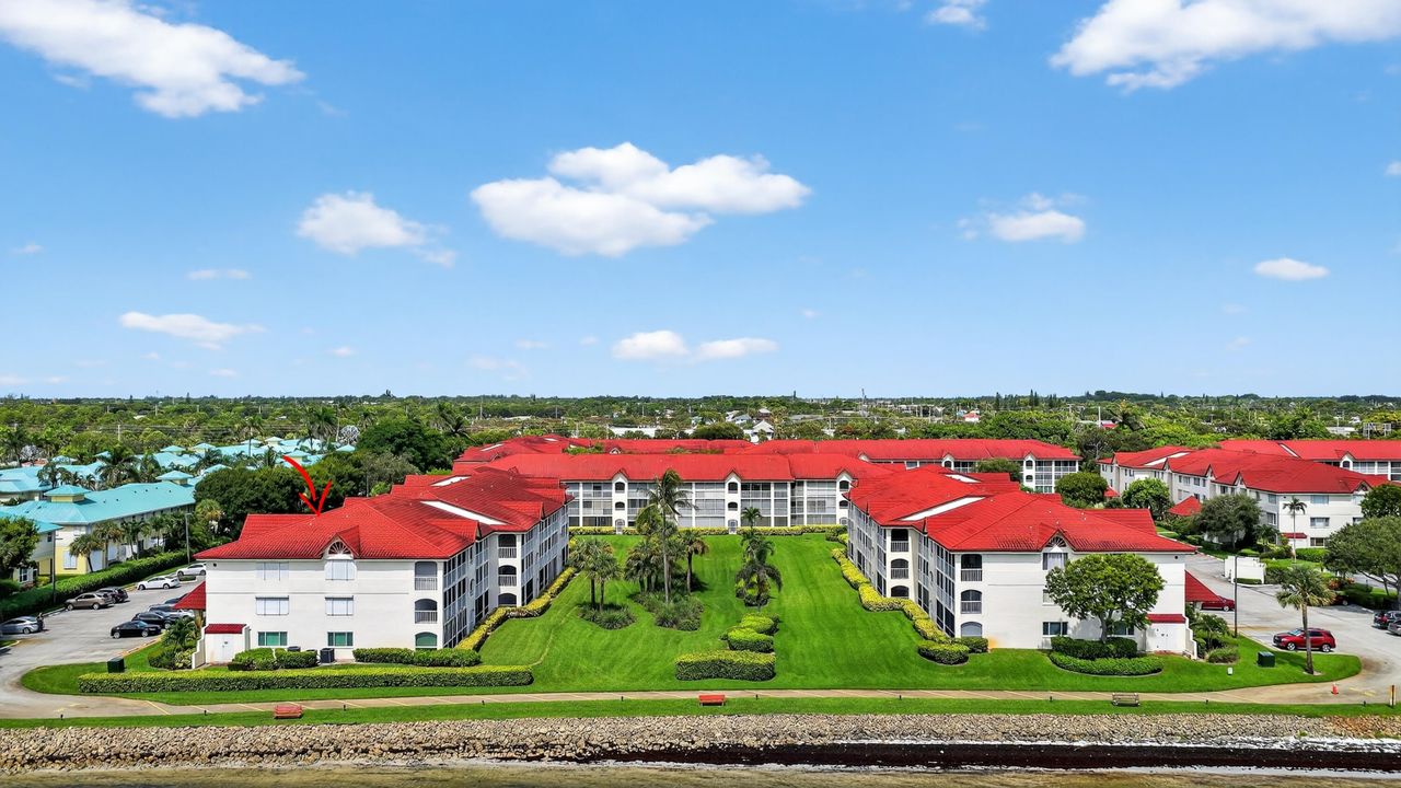 На продажу: $364,900 (2 спален, 2 ванн, 1414 Квадратных фут)