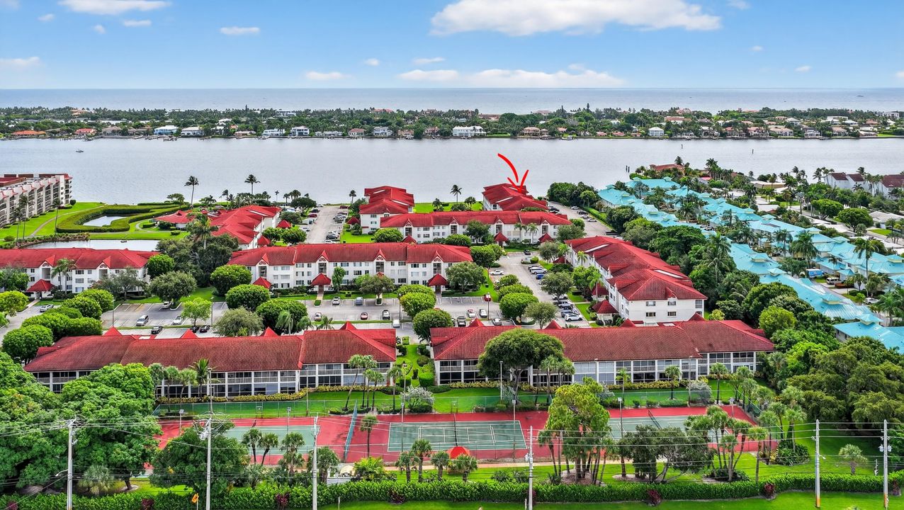 На продажу: $364,900 (2 спален, 2 ванн, 1414 Квадратных фут)