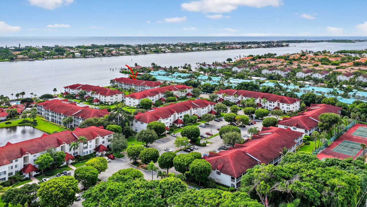 На продажу: $364,900 (2 спален, 2 ванн, 1414 Квадратных фут)