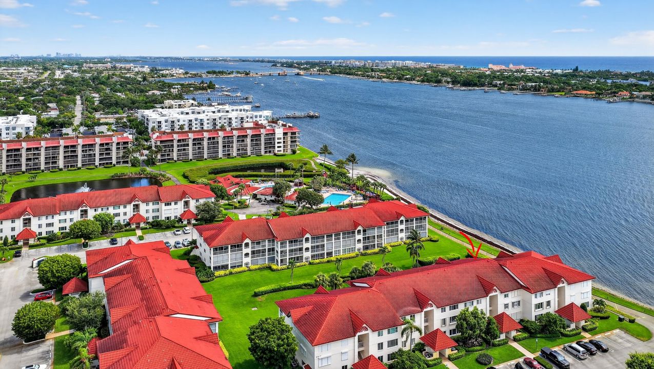 На продажу: $364,900 (2 спален, 2 ванн, 1414 Квадратных фут)