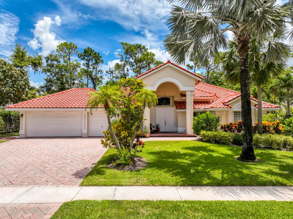 For Sale: $949,980 (5 beds, 3 baths, 2815 Square Feet)