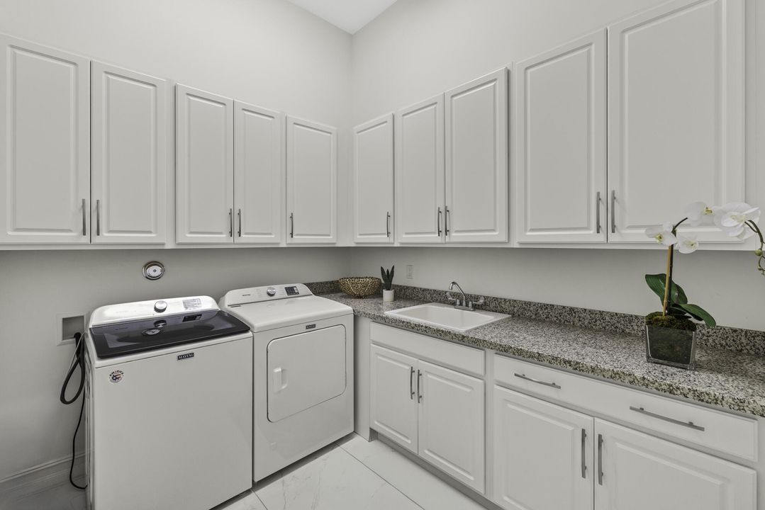 Active With Contract: $1,595,000 (4 beds, 3 baths, 3080 Square Feet)