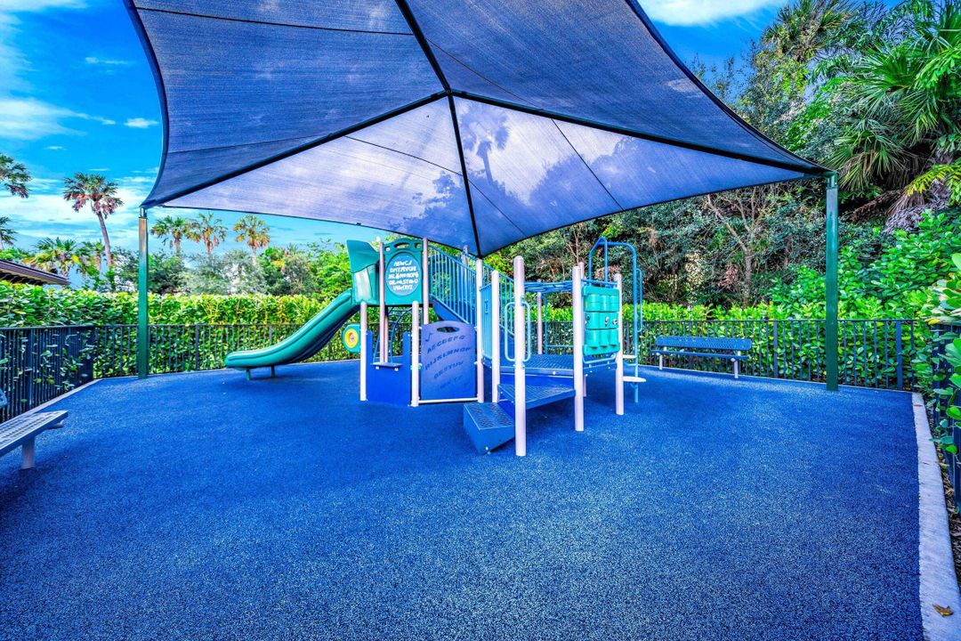 Active With Contract: $1,595,000 (4 beds, 3 baths, 3080 Square Feet)