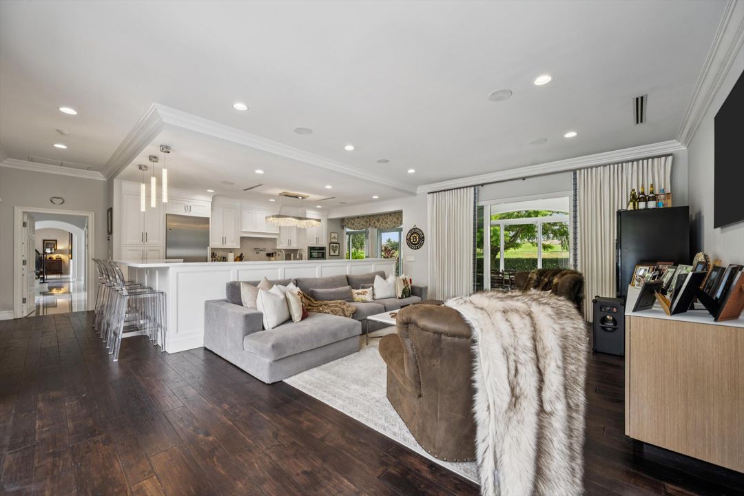 For Sale: $4,950,000 (6 beds, 7 baths, 5698 Square Feet)