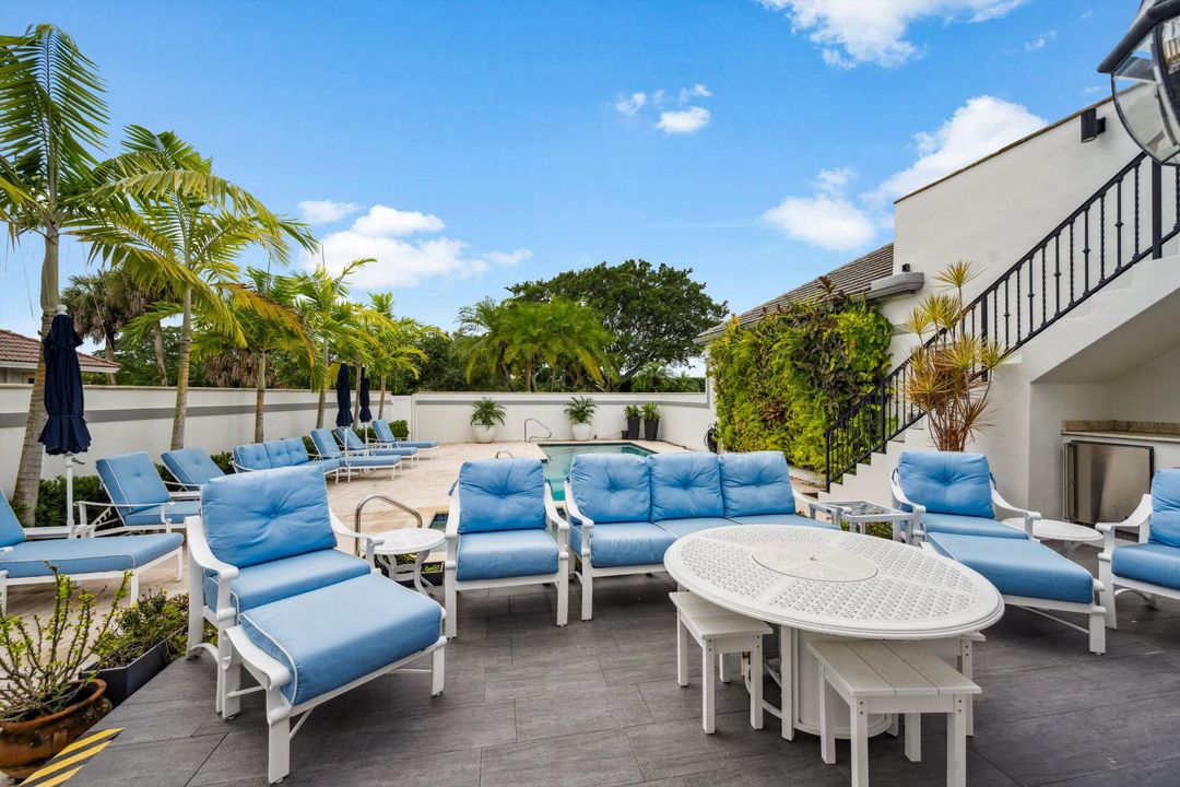 For Sale: $4,950,000 (6 beds, 7 baths, 5698 Square Feet)