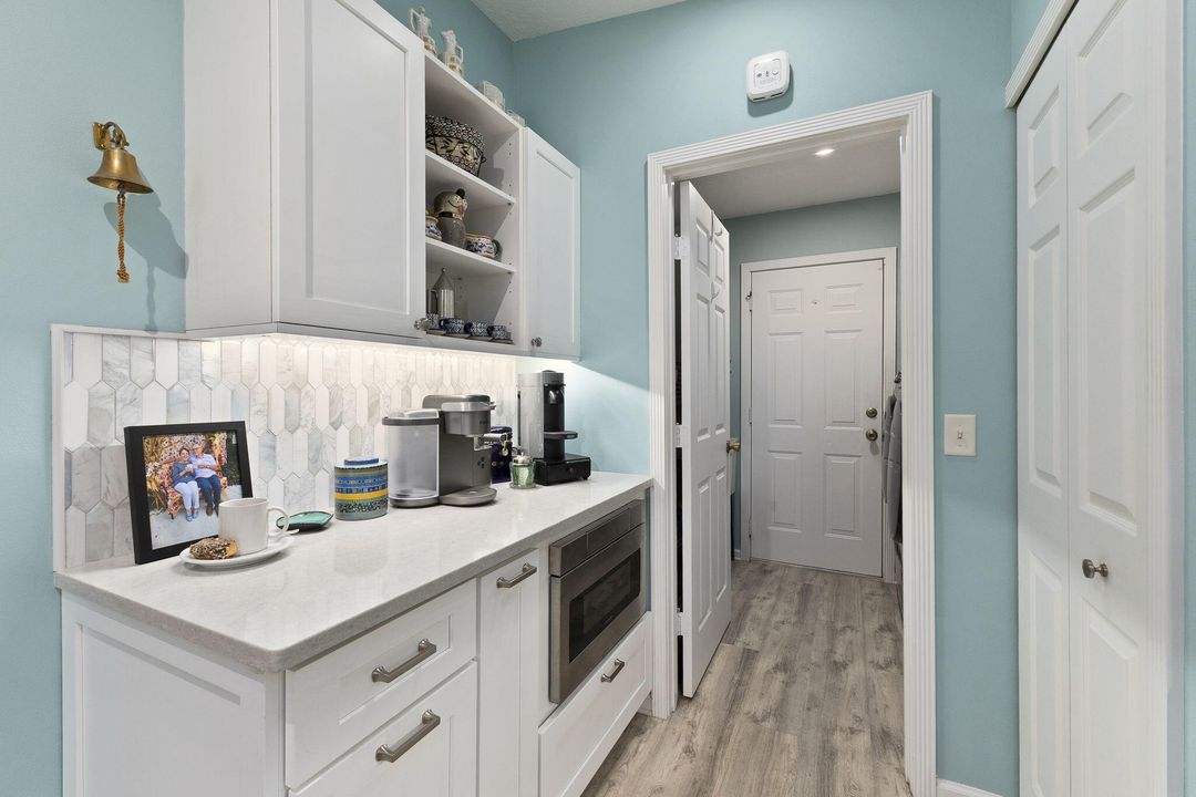 待售: $256,000 (3 贝兹, 2 浴室, 1812 平方英尺)