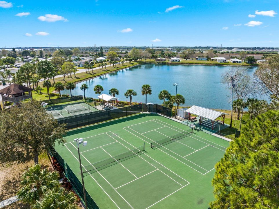 待售: $256,000 (3 贝兹, 2 浴室, 1812 平方英尺)