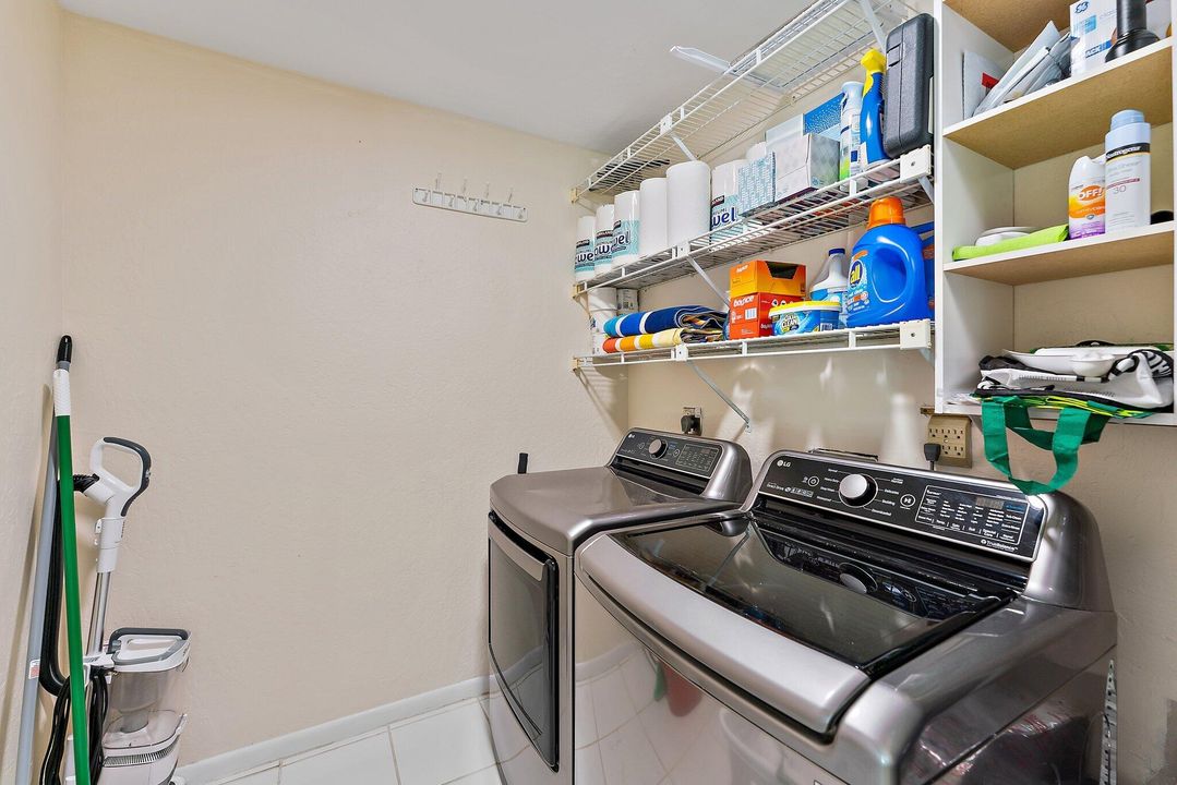 В аренду: $15,000 (3 спален, 3 ванн, 1926 Квадратных фут)