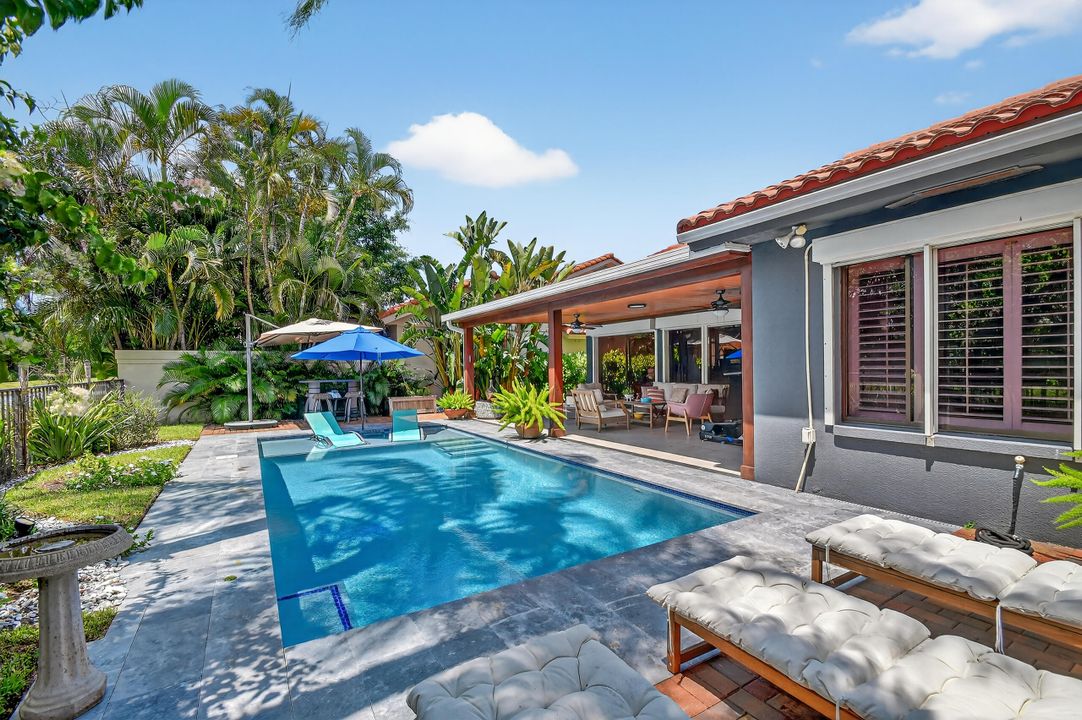 Recently Sold: $695,000 (3 beds, 2 baths, 1945 Square Feet)