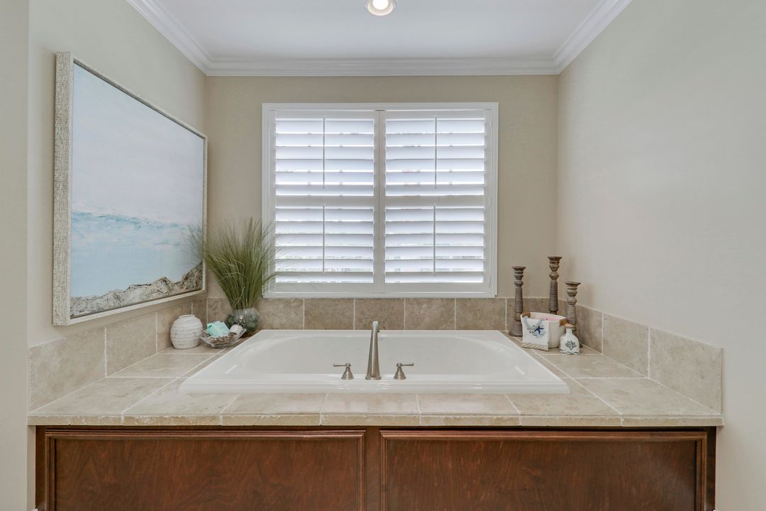 Activo con contrato: $1,490,000 (3 camas, 3 baños, 3120 Pies cuadrados)