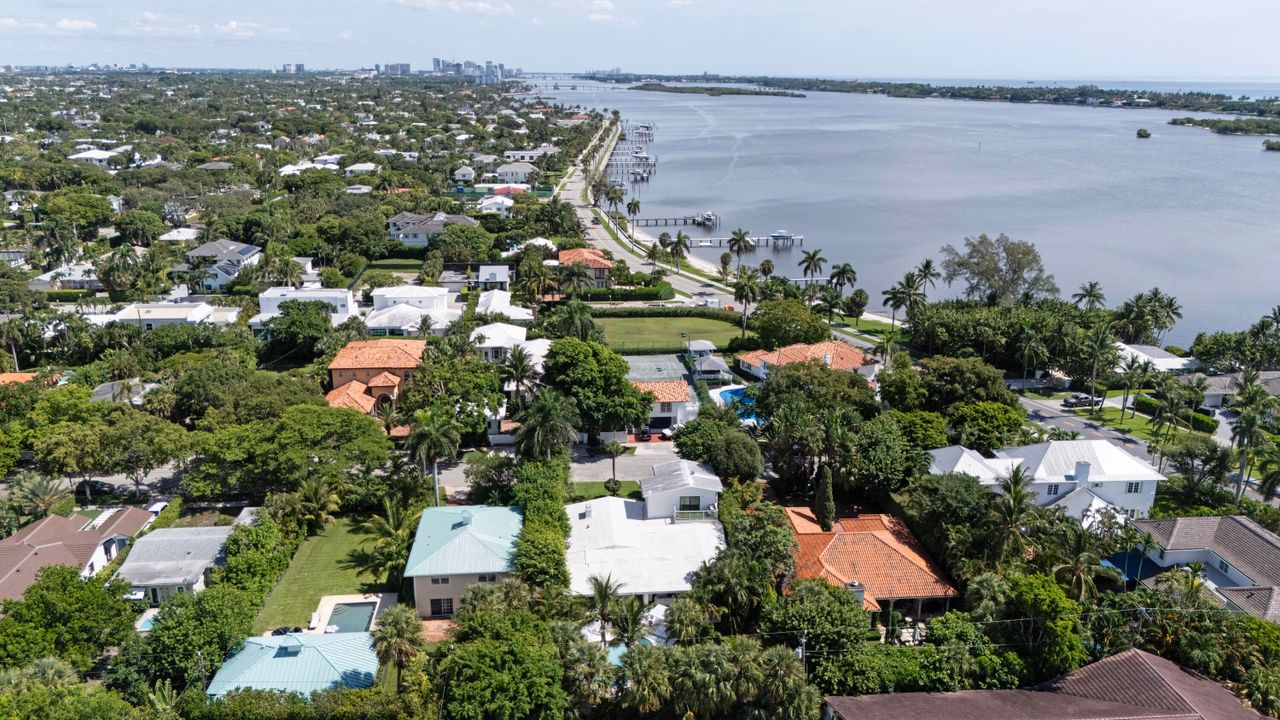 For Sale: $4,750,000 (5 beds, 3 baths, 3429 Square Feet)