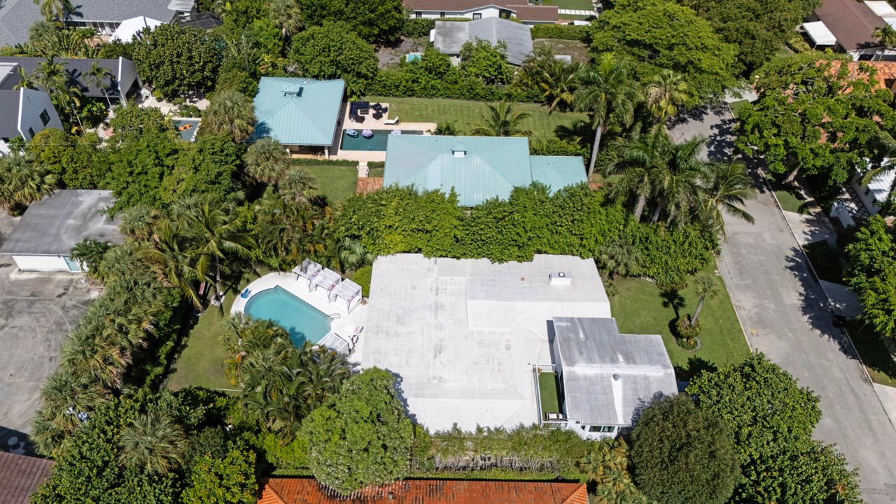 For Sale: $4,750,000 (5 beds, 3 baths, 3429 Square Feet)