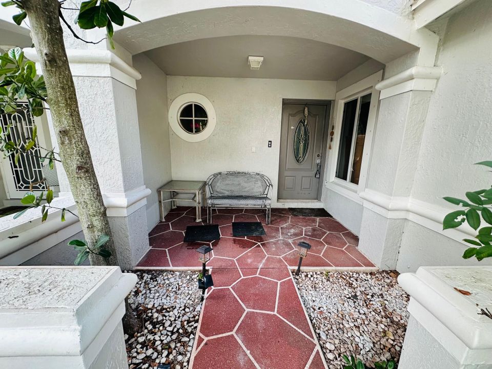 En Venta: $389,900 (4 camas, 2 baños, 1595 Pies cuadrados)