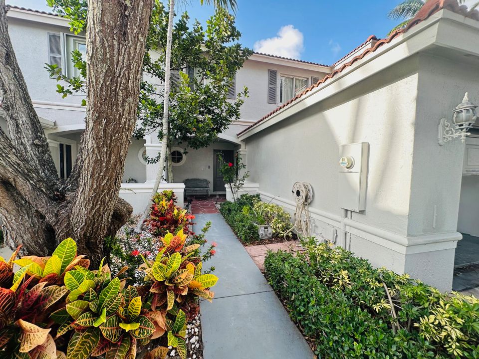 En Venta: $389,900 (4 camas, 2 baños, 1595 Pies cuadrados)